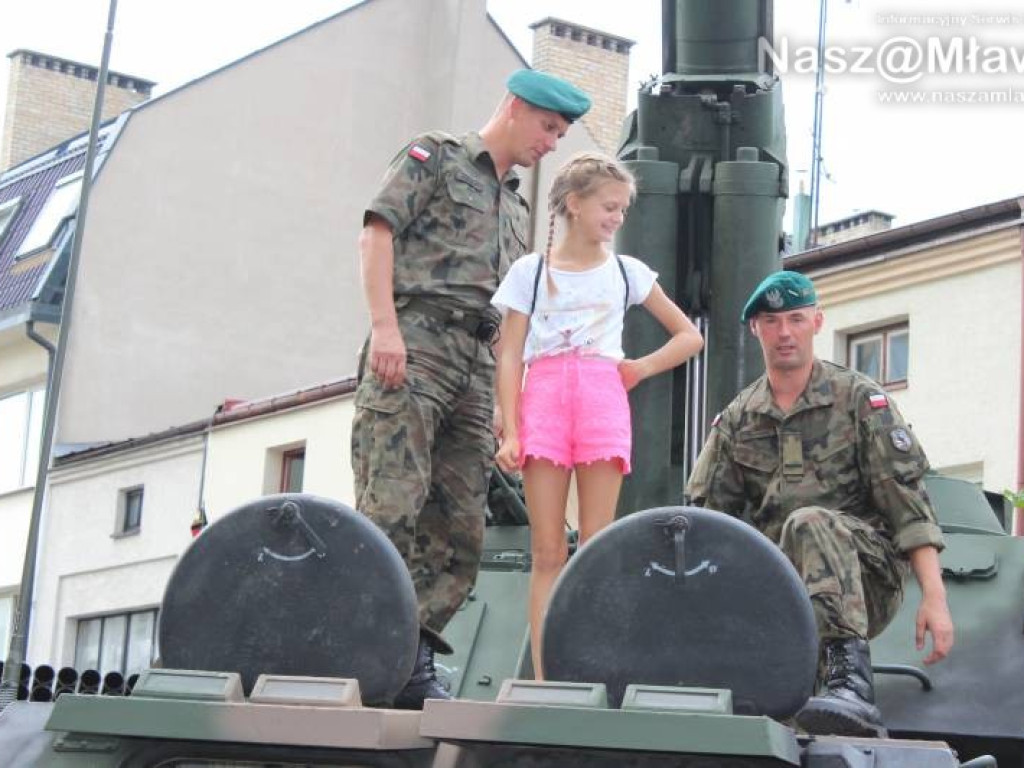 Do Mławy przyjechały KRAB, SZAKAL i ROSOMAKI