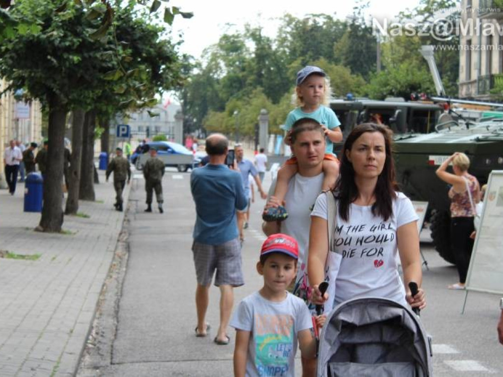 Do Mławy przyjechały KRAB, SZAKAL i ROSOMAKI