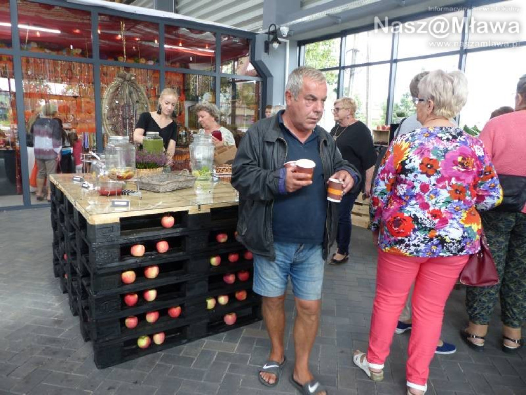 W Ciechanowie otwarto nowoczesną halę targową [ZDJĘCIA]