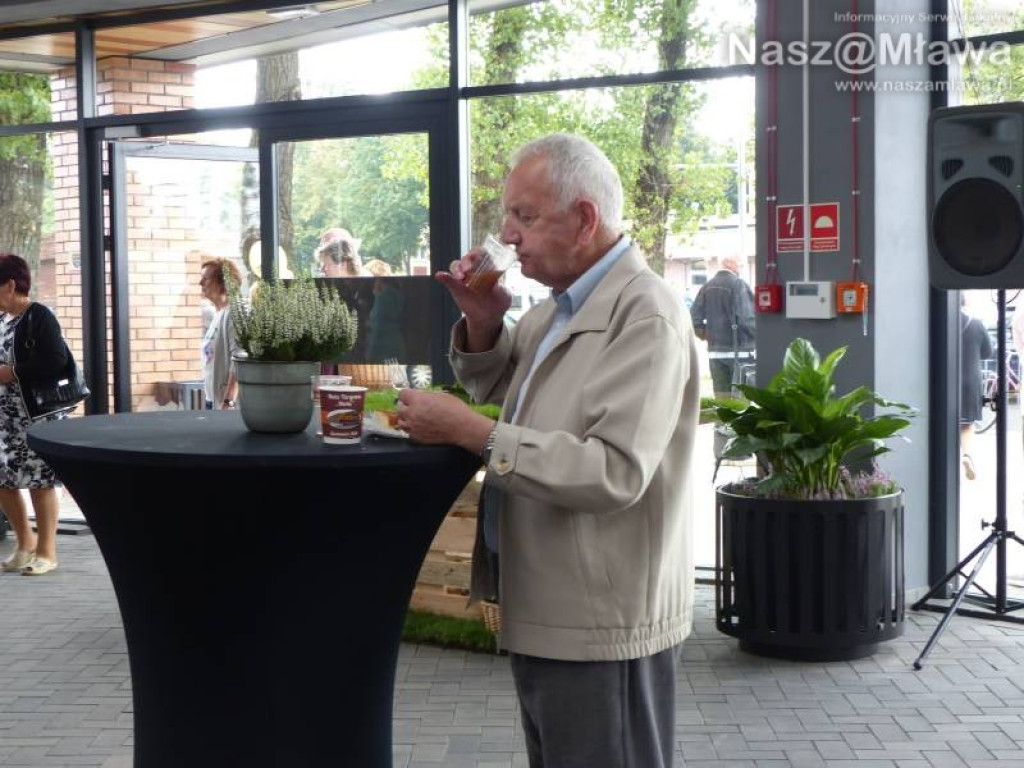 W Ciechanowie otwarto nowoczesną halę targową [ZDJĘCIA]