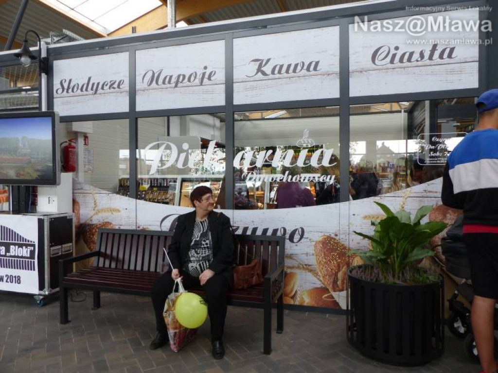 W Ciechanowie otwarto nowoczesną halę targową [ZDJĘCIA]