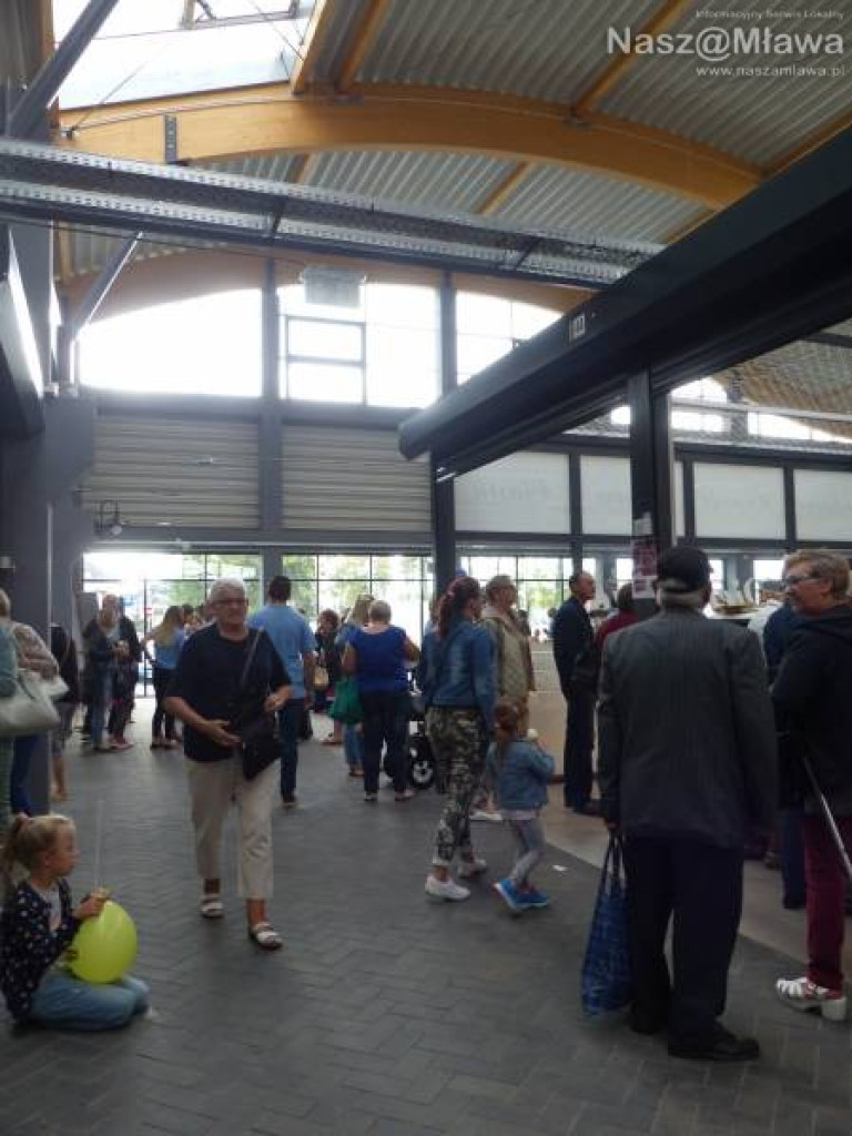 W Ciechanowie otwarto nowoczesną halę targową [ZDJĘCIA]