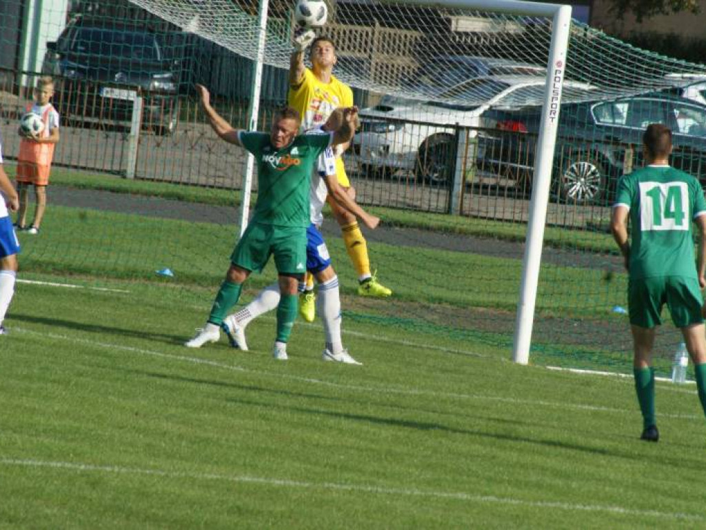 Pogoń wypunktowała Mławiankę. Z wolnego w poprzeczkę