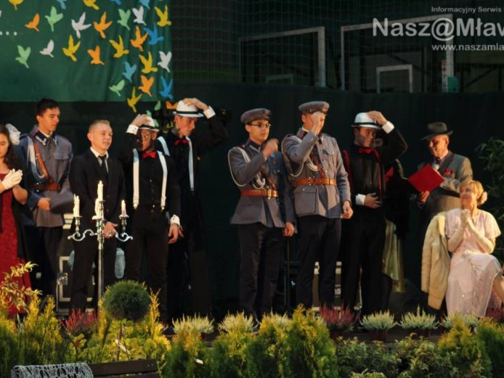 Powróćmy jak za dawnych lat..., czyli bal absolwentów