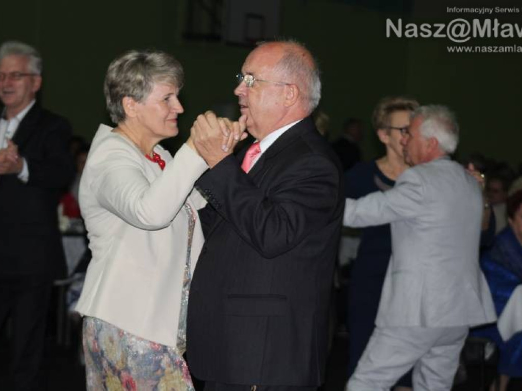 Powróćmy jak za dawnych lat..., czyli bal absolwentów