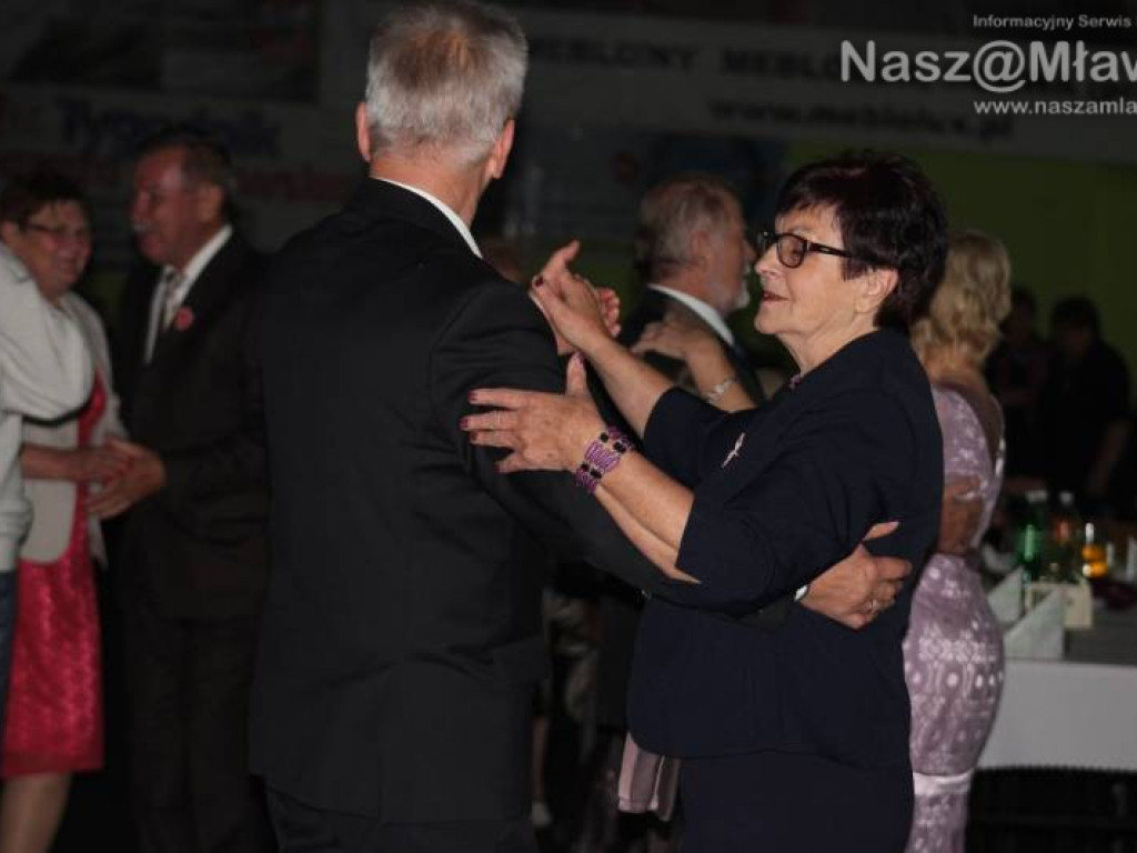 Powróćmy jak za dawnych lat..., czyli bal absolwentów