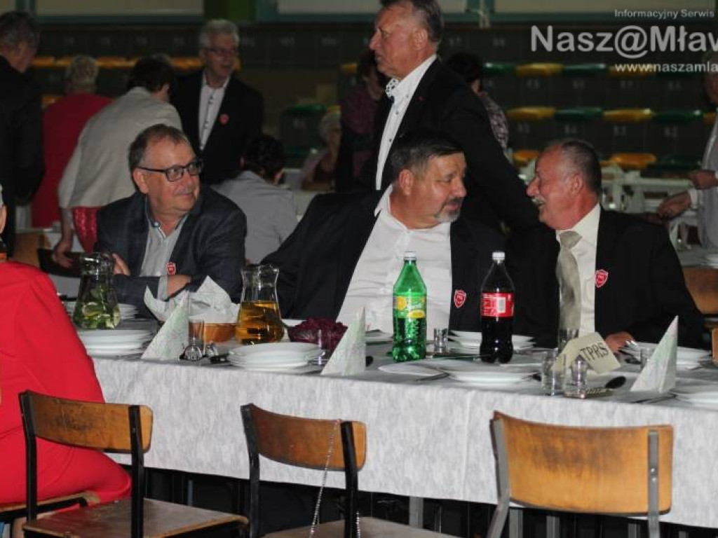 Powróćmy jak za dawnych lat..., czyli bal absolwentów