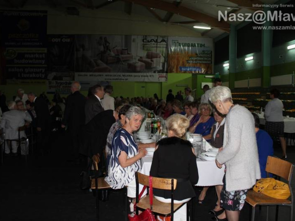 Powróćmy jak za dawnych lat..., czyli bal absolwentów