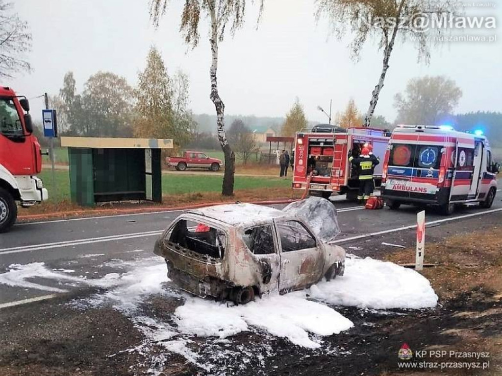Próbował uciec z płonącego samochodu. Został śmiertelnie potrącony