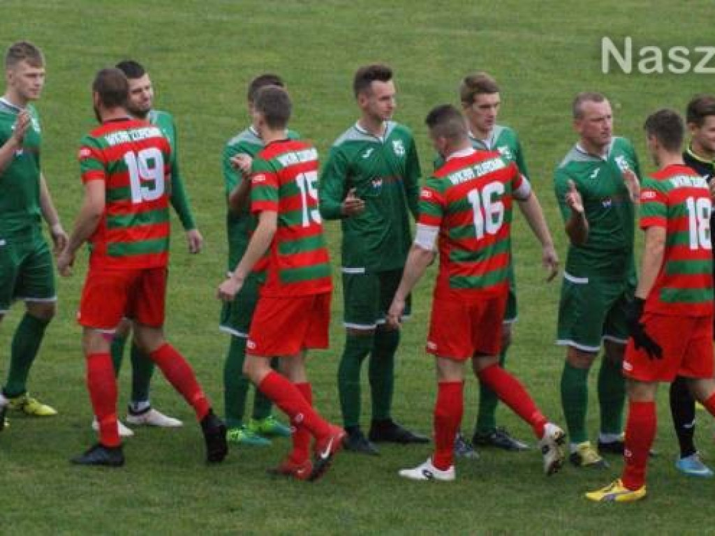 Derby dla Wkry. Czerwono w końcówce