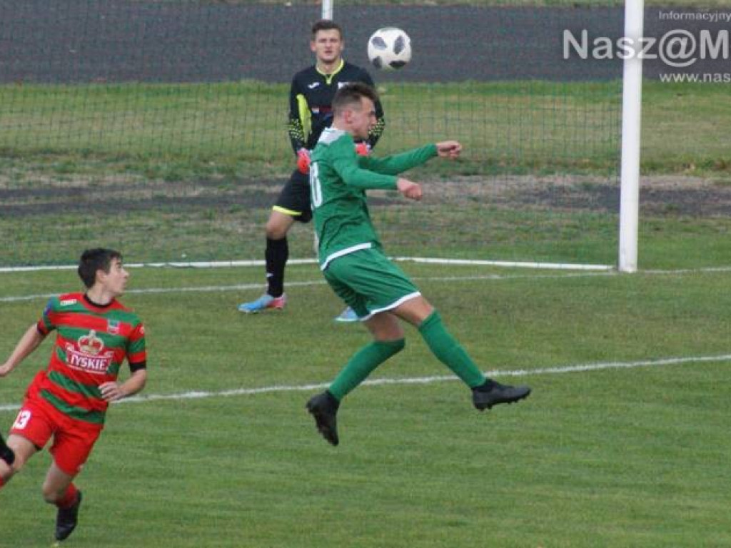 Derby dla Wkry. Czerwono w końcówce