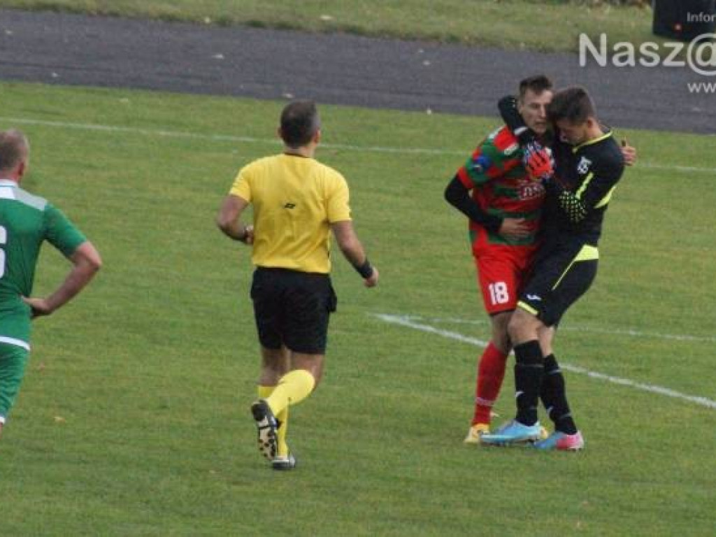 Derby dla Wkry. Czerwono w końcówce