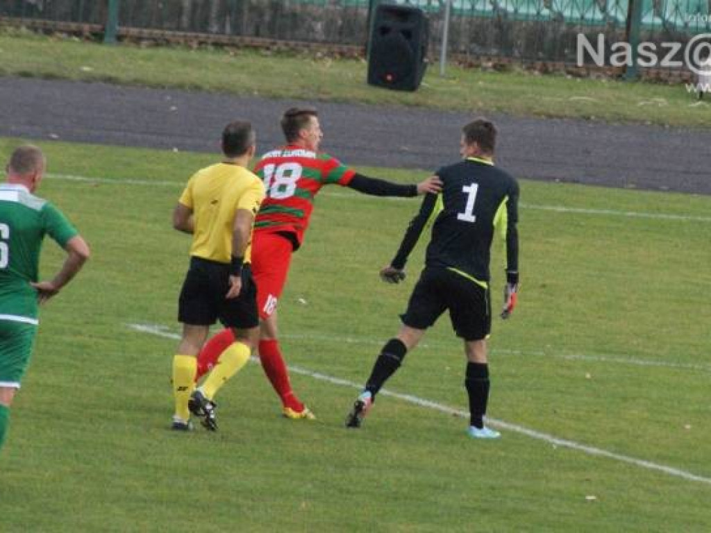 Derby dla Wkry. Czerwono w końcówce