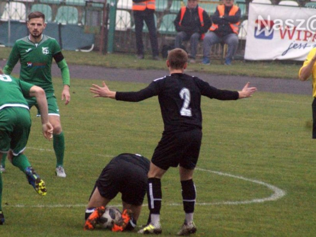 Prowadzili, by przegrać. Gol Rogalskiego nie pomógł