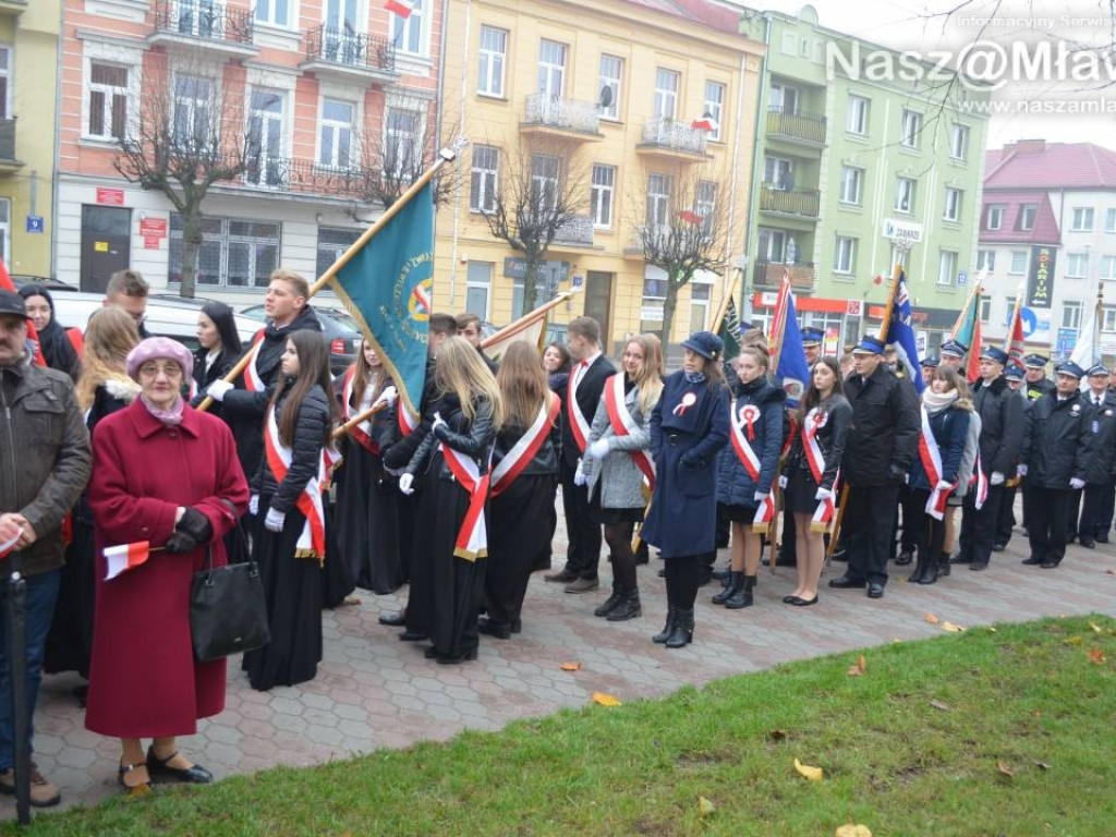 Nowa tablica na froncie mławskiego ratusza