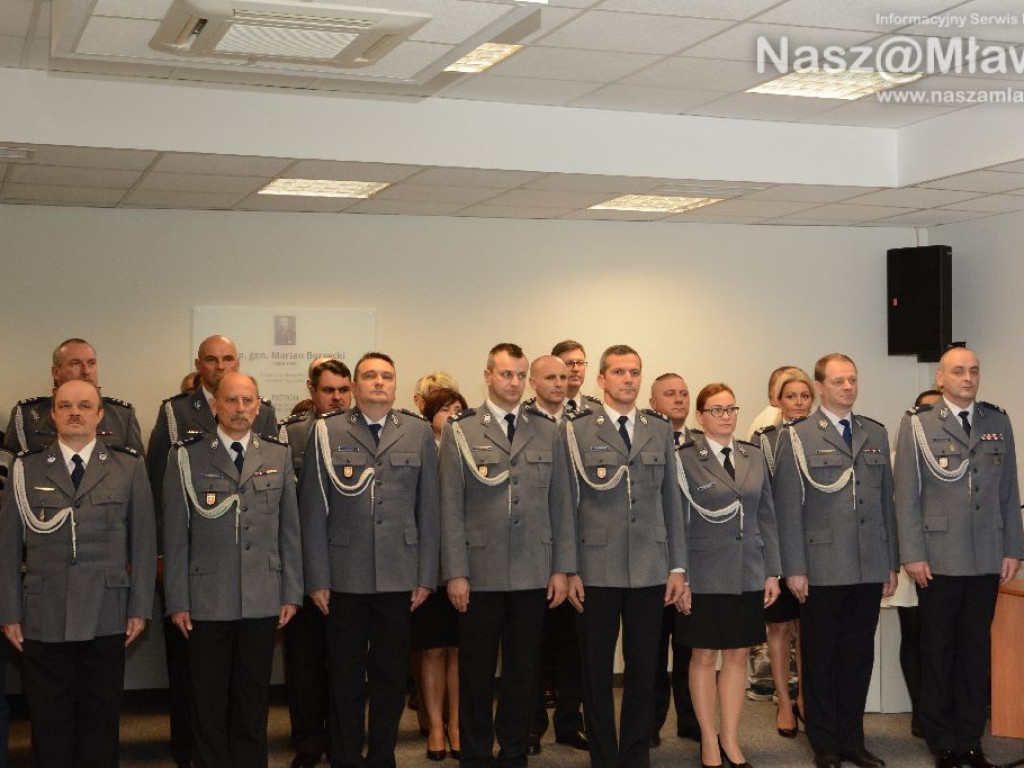 Nowi policjanci w mławskiej komendzie. Wczoraj złożyli ślubowanie