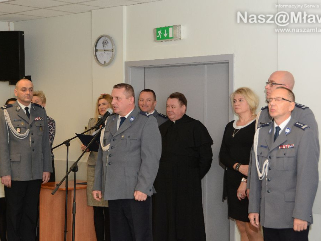 Nowi policjanci w mławskiej komendzie. Wczoraj złożyli ślubowanie