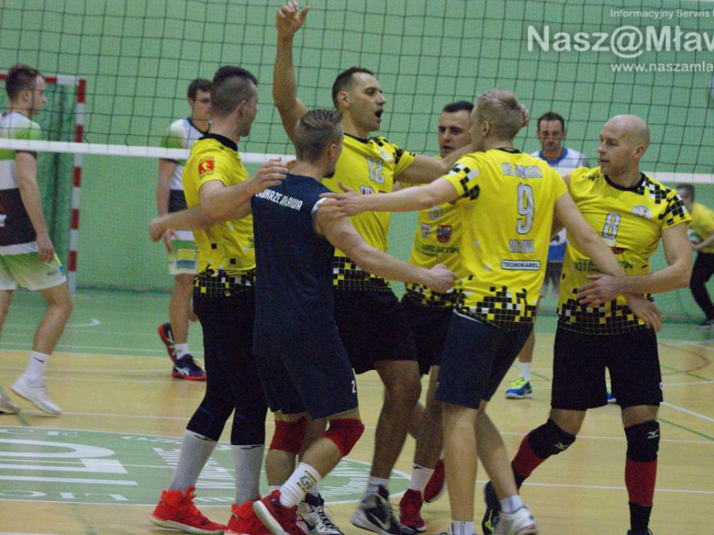 Wicher zawiał. Lider wygrał w trzech setach