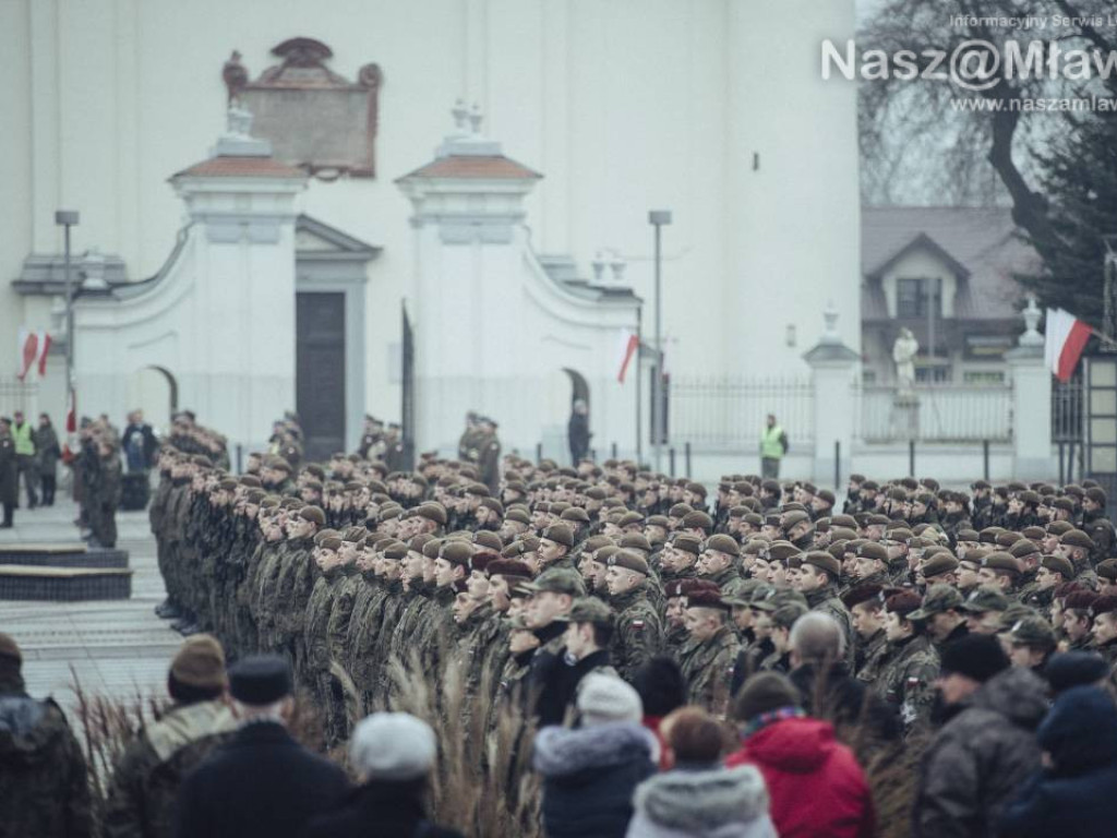 Kolejni mławianie złożyli przysięgę. Wśród żołnierzy m.in. matka z córką