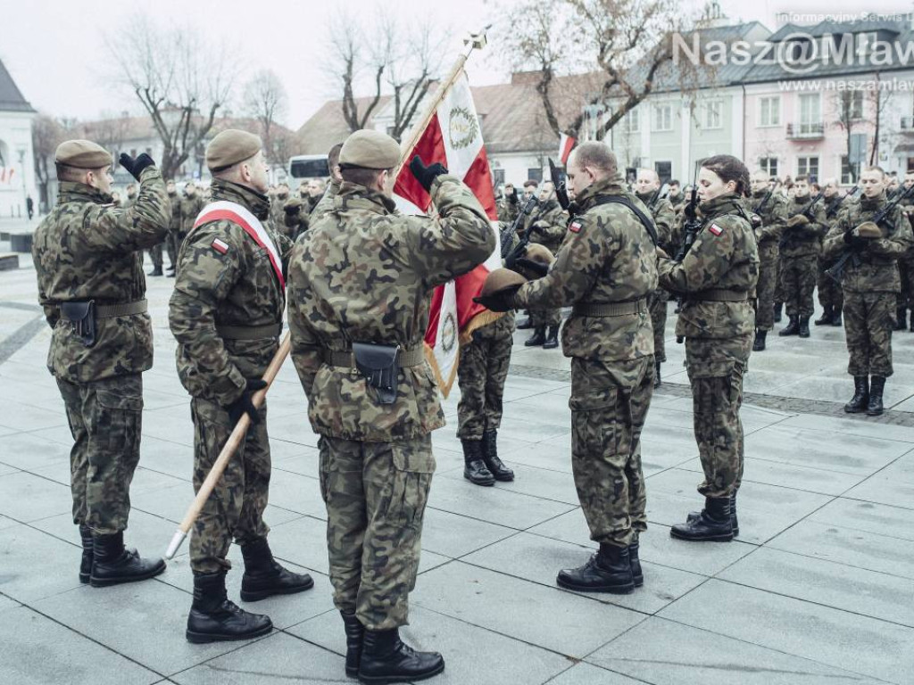 Kolejni mławianie złożyli przysięgę. Wśród żołnierzy m.in. matka z córką