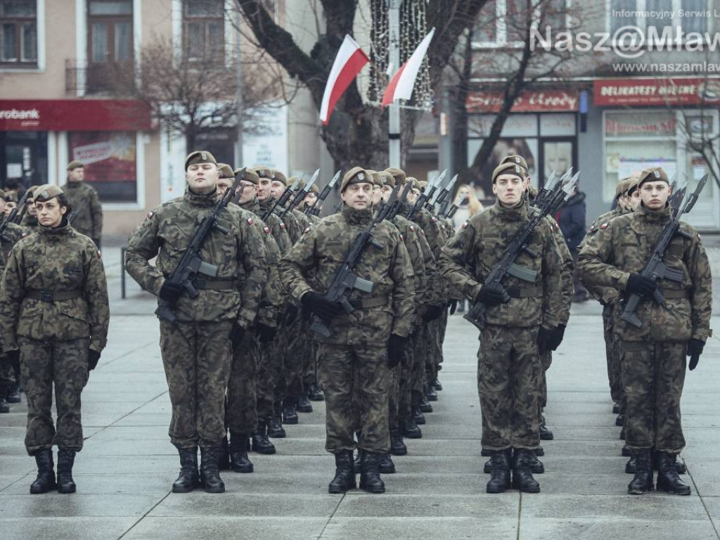 Kolejni mławianie złożyli przysięgę. Wśród żołnierzy m.in. matka z córką