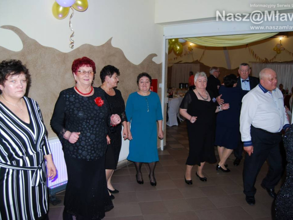 Mławscy seniorzy na Andrzejkach. Zabawa była przednia