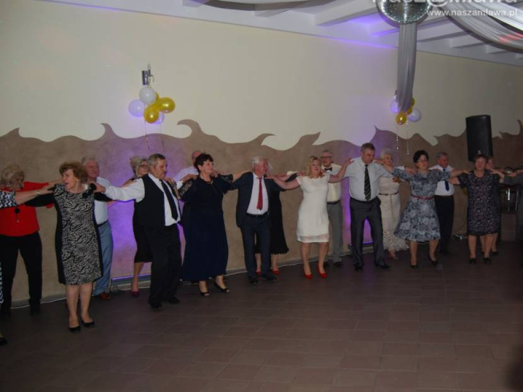 Mławscy seniorzy na Andrzejkach. Zabawa była przednia