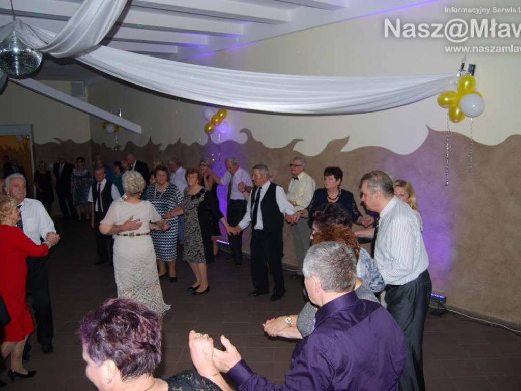 Mławscy seniorzy na Andrzejkach. Zabawa była przednia