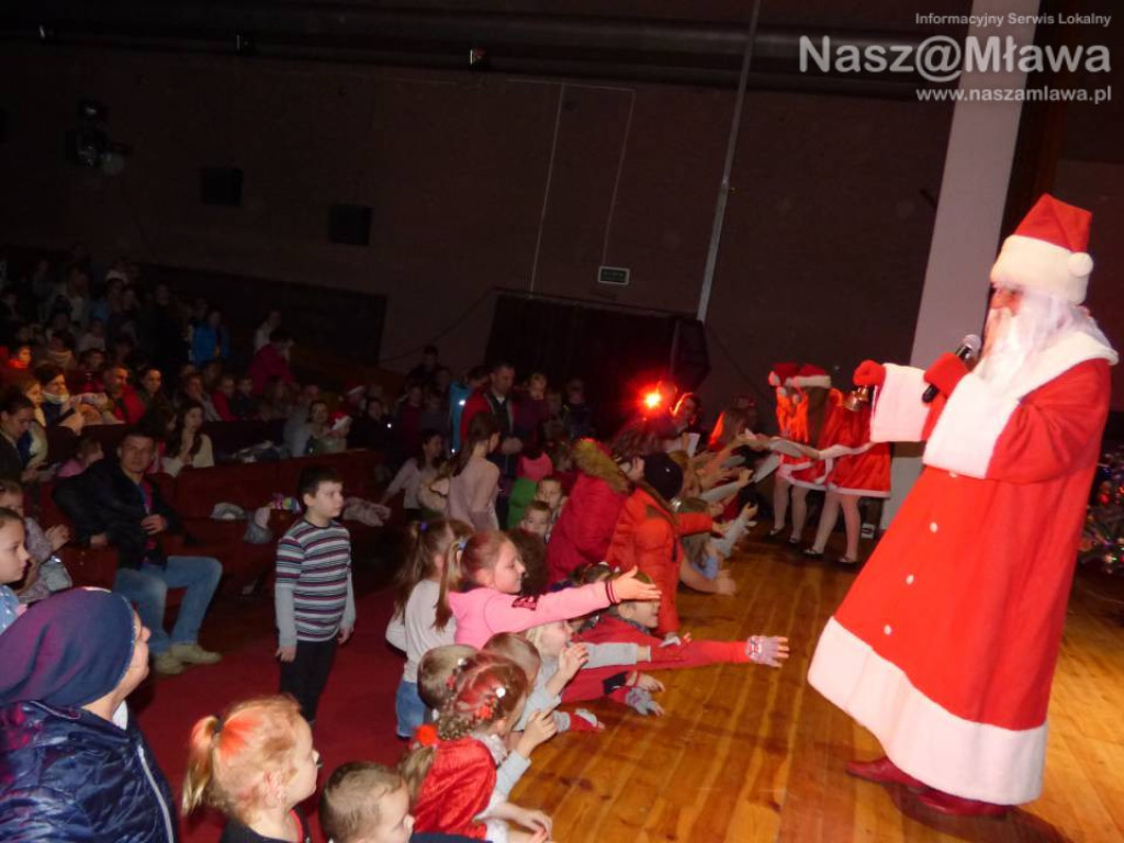 Mikołaj powitał dzieci uśmiechem, tańcem i piosenką [WIDEO]