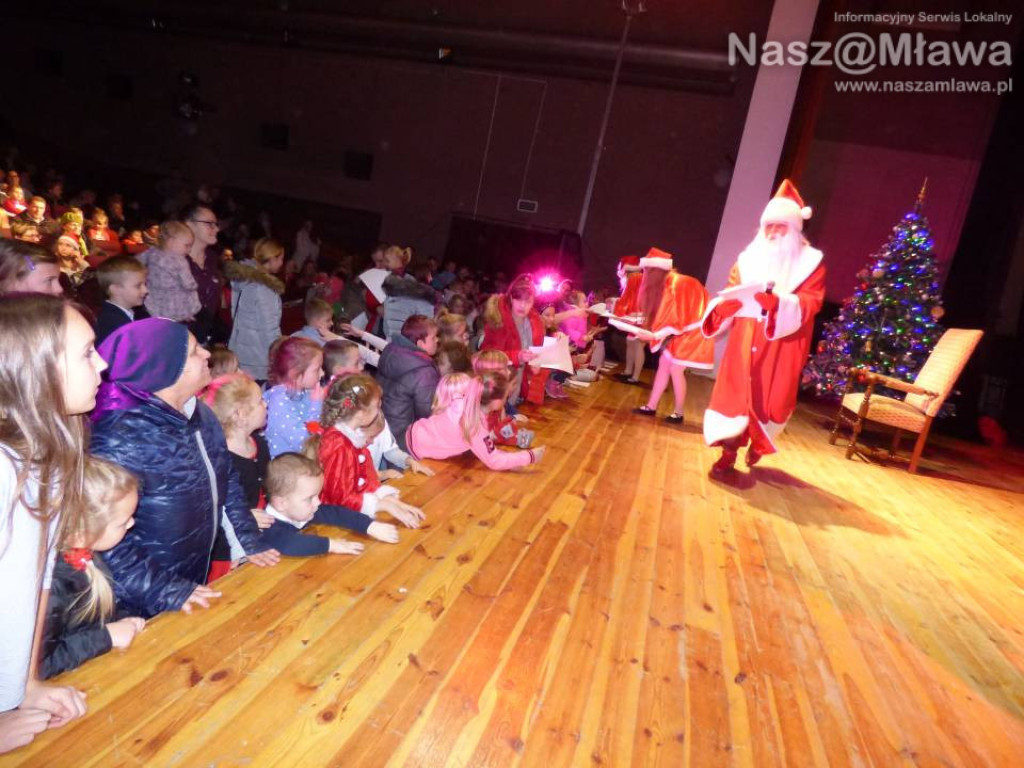 Mikołaj powitał dzieci uśmiechem, tańcem i piosenką [WIDEO]