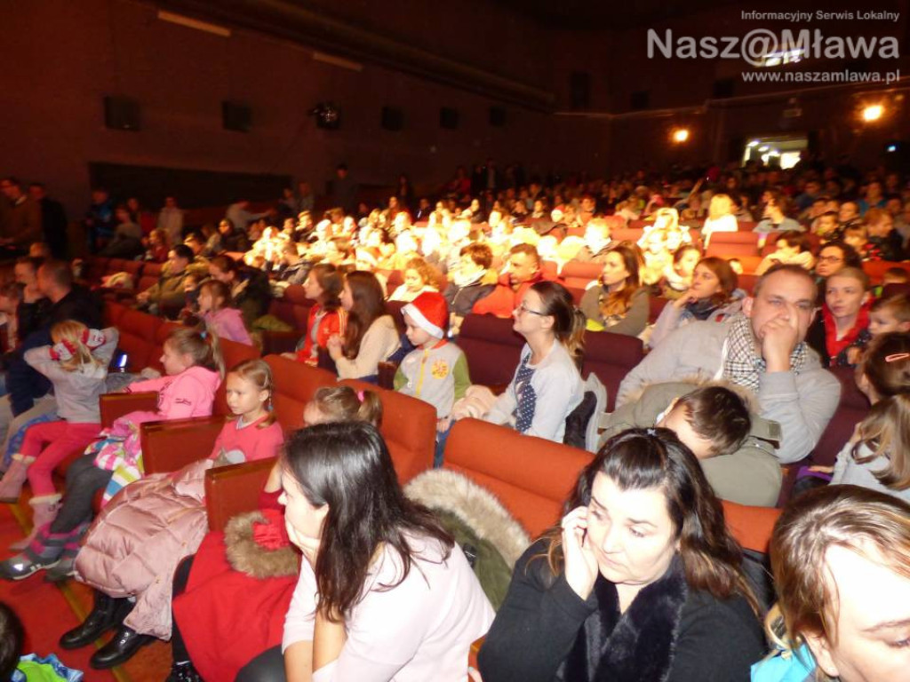 Mikołaj powitał dzieci uśmiechem, tańcem i piosenką [WIDEO]