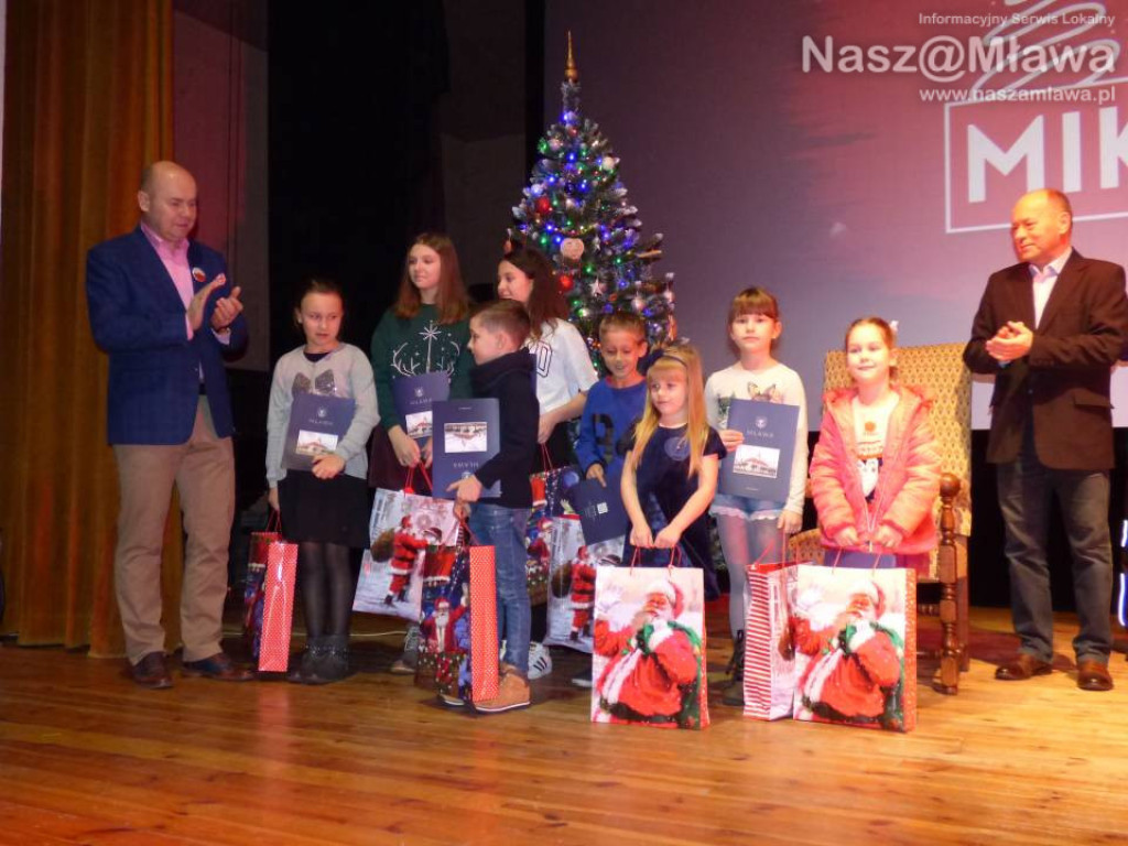 Mikołaj powitał dzieci uśmiechem, tańcem i piosenką [WIDEO]