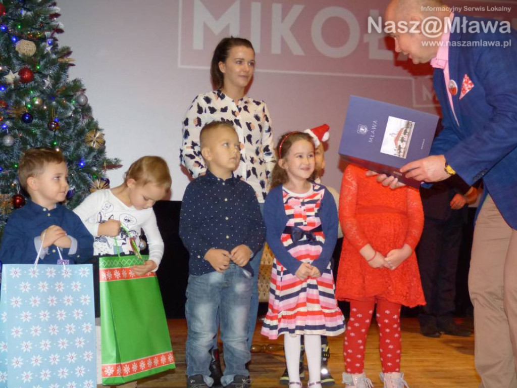 Mikołaj powitał dzieci uśmiechem, tańcem i piosenką [WIDEO]