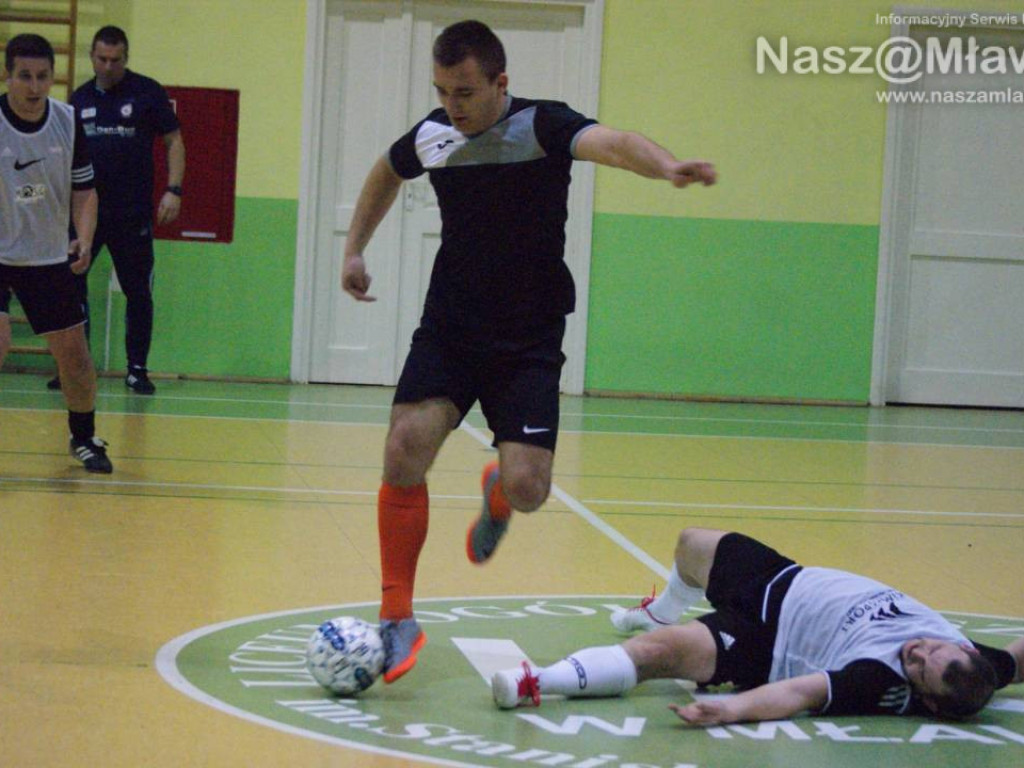 Kępa dogoniła Jokera. Festiwal przestrzelonych karnych