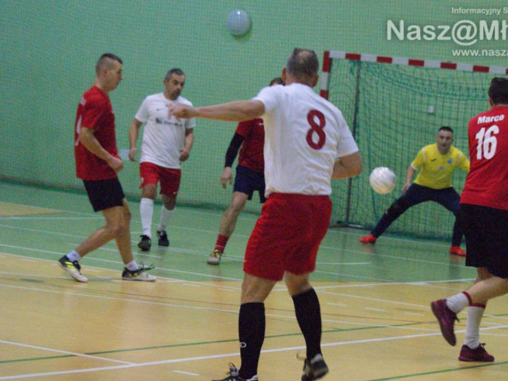 Kępa dogoniła Jokera. Festiwal przestrzelonych karnych