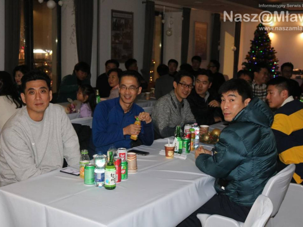 Orientalna wigilia w Mławie. Na stole sushi i kim chi