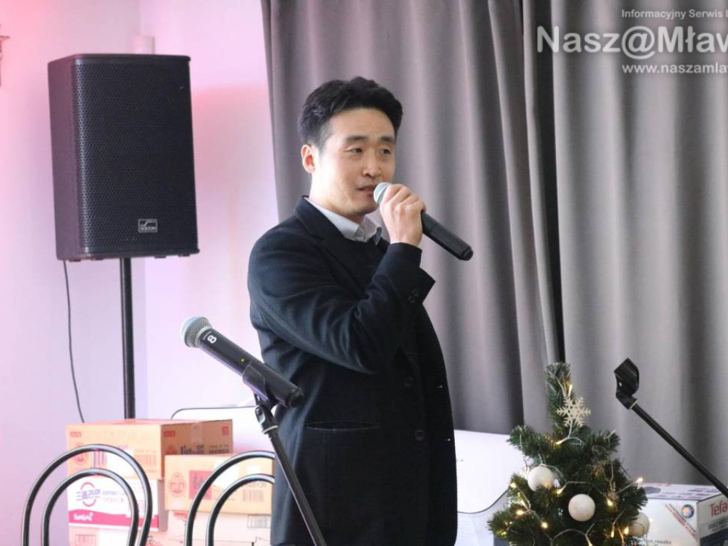 Orientalna wigilia w Mławie. Na stole sushi i kim chi