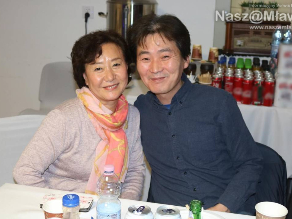 Orientalna wigilia w Mławie. Na stole sushi i kim chi