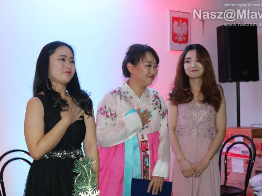 Orientalna wigilia w Mławie. Na stole sushi i kim chi