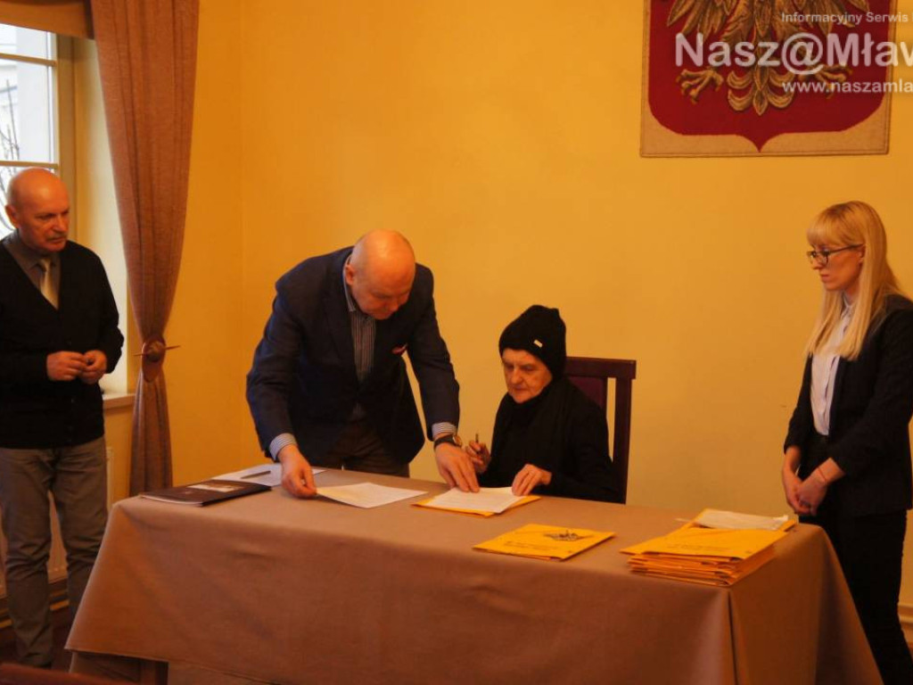 Pod choinkę otrzymali klucze do nowych mieszkań