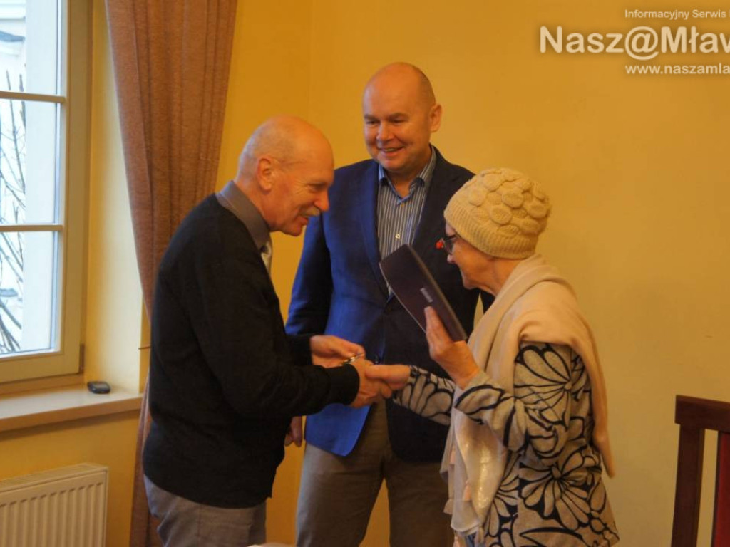 Pod choinkę otrzymali klucze do nowych mieszkań