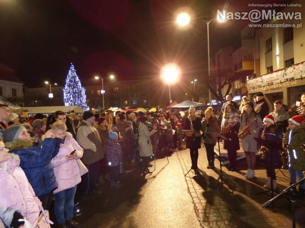 Miejska Wigilia. Duże zainteresowanie wzbudzała stajenka z żywymi zwierzętami