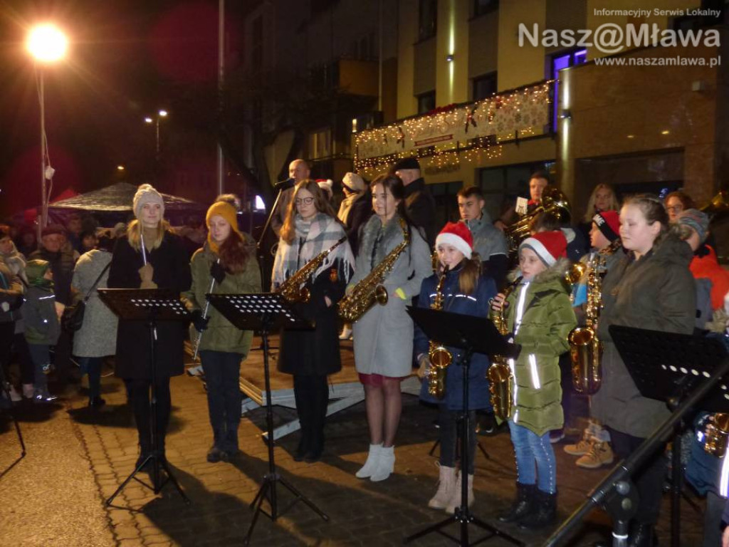 Miejska Wigilia. Duże zainteresowanie wzbudzała stajenka z żywymi zwierzętami