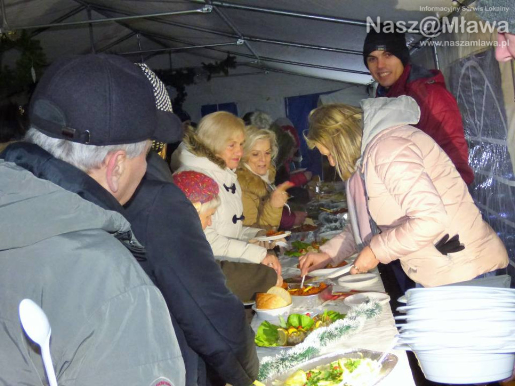 Miejska Wigilia. Duże zainteresowanie wzbudzała stajenka z żywymi zwierzętami