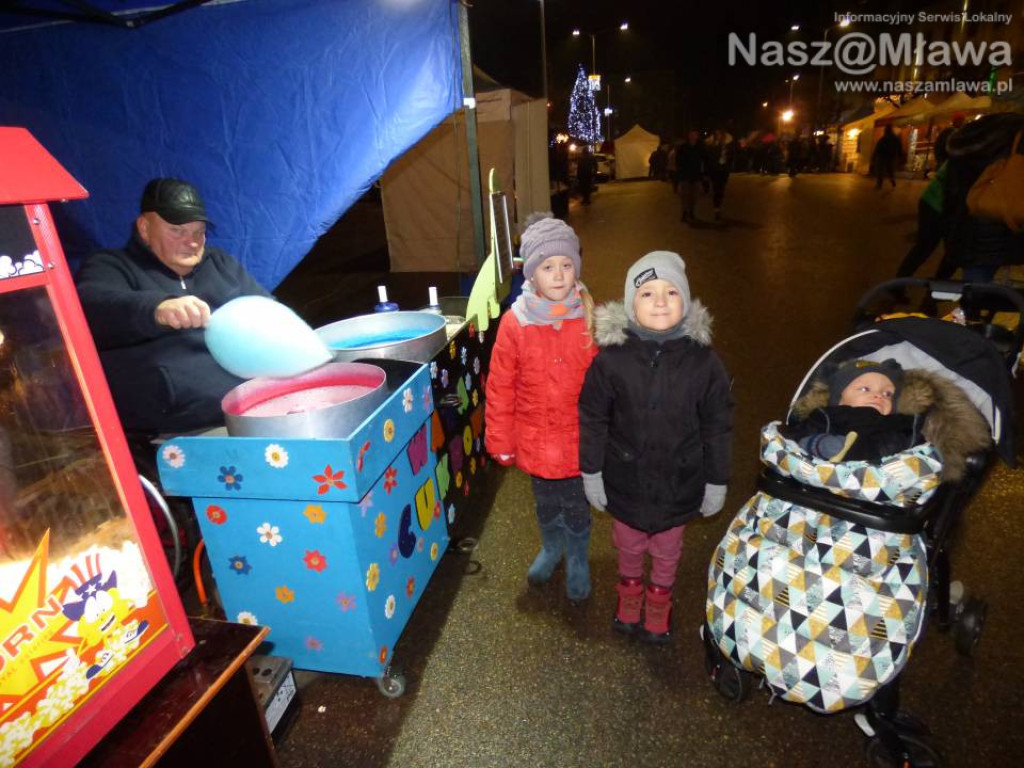 Miejska Wigilia. Duże zainteresowanie wzbudzała stajenka z żywymi zwierzętami
