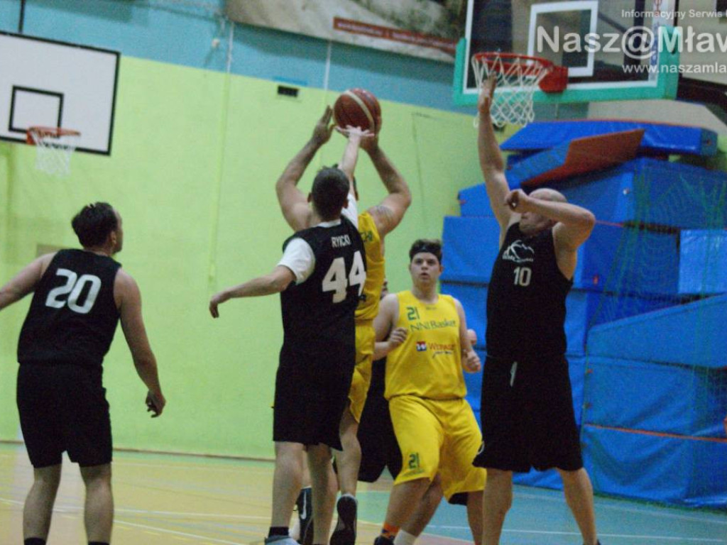 Nidzica nowym liderem. Zabójcza czwarta kwarta