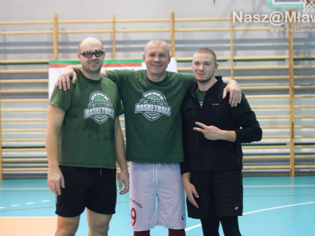 Puchar pojechał za granicę. Młajami obok podium