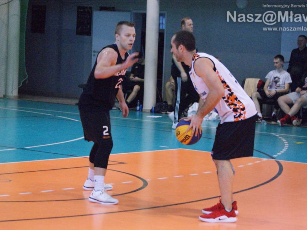 Puchar pojechał za granicę. Młajami obok podium