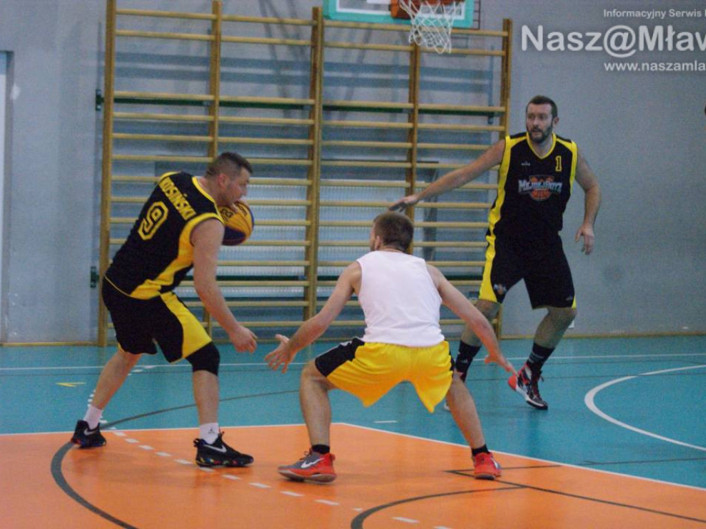 Puchar pojechał za granicę. Młajami obok podium