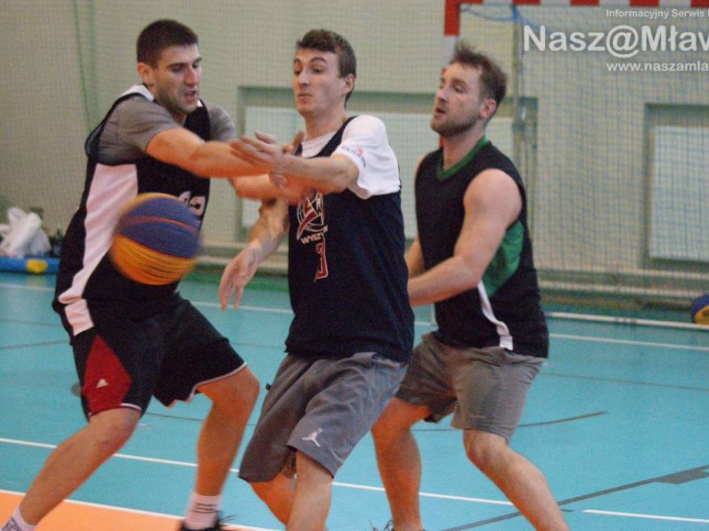 Puchar pojechał za granicę. Młajami obok podium